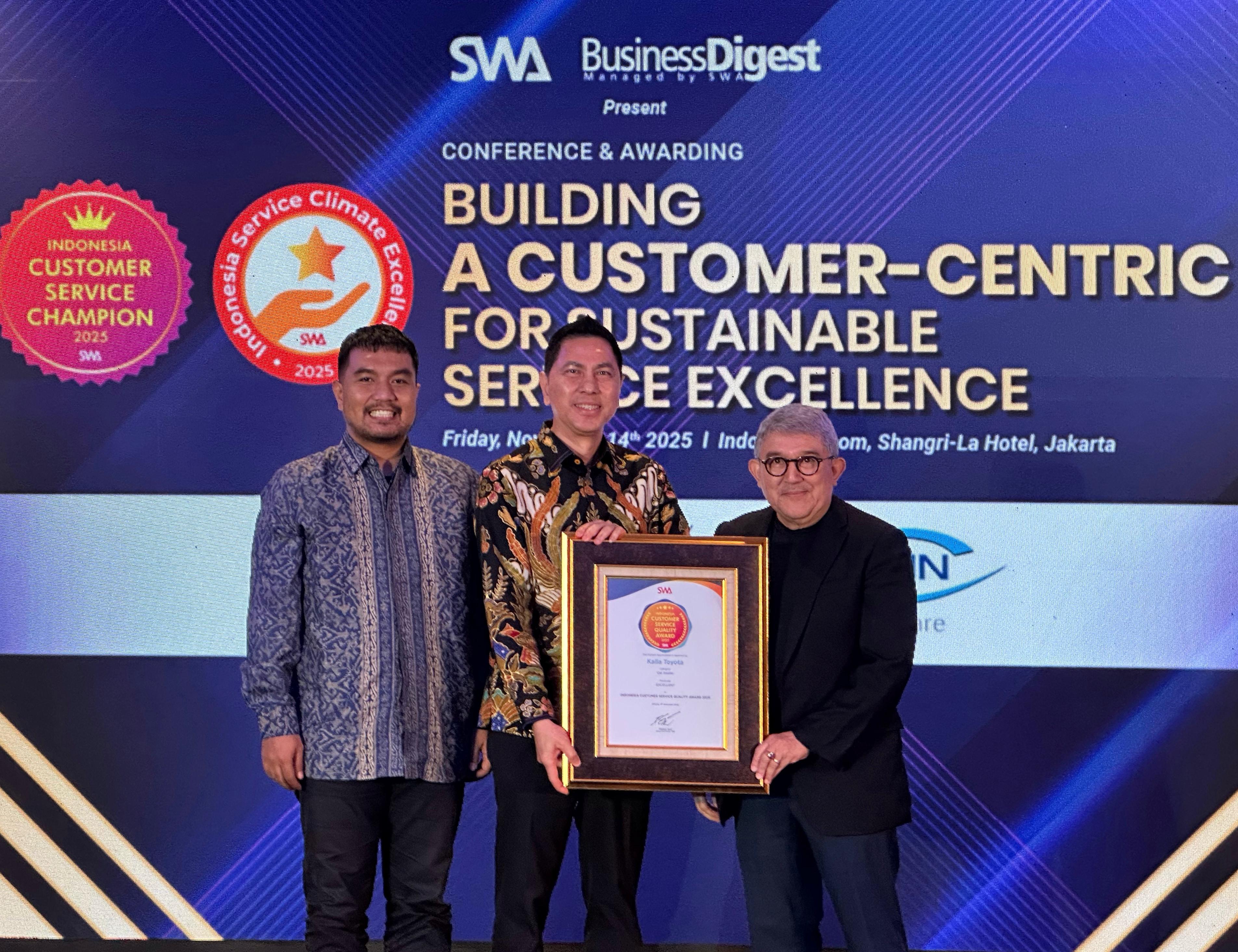 BUKTI KERJA KERAS : Kalla Toyota berhasil meraih Indonesia Customer Service Quality Award 2025 untuk kategori Car Dealer dengan predikat Excellent.