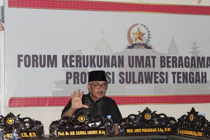 Ketua FKUB Sulteng Prof. Dr. KH. Zainal Abidin menyerukan moderasi beragama sebagai fondasi kerukunan pada Hari Toleransi Internasional. (dok. FKUB).