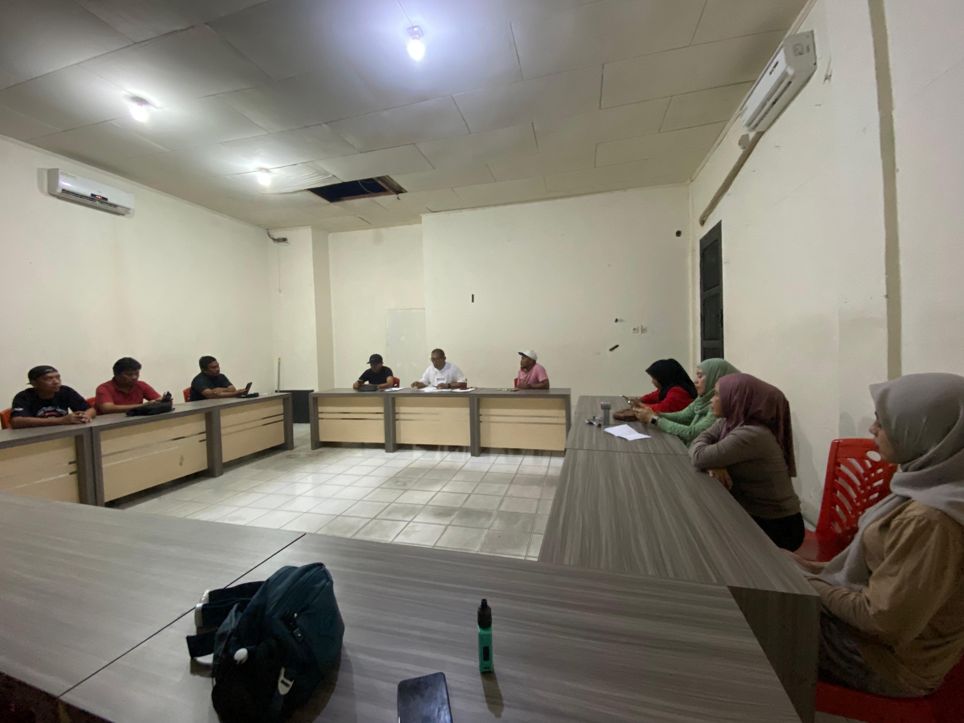 PORKAB : Suasana rapat persiapan panitia pelaksana PORKAB ke-VI yang dilaksanakan di Sekretariat KONI Parimo.(FOTO: ISTIMEWA/RADAR PALU).