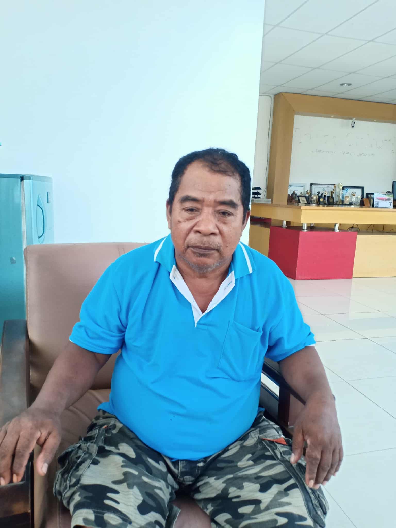 KELUARGA : Hamut J. Tonggavai, keluarga korban penganiayaan.(FOTO: MUCHSIN SIRADJUDIN/RADAR PALU).