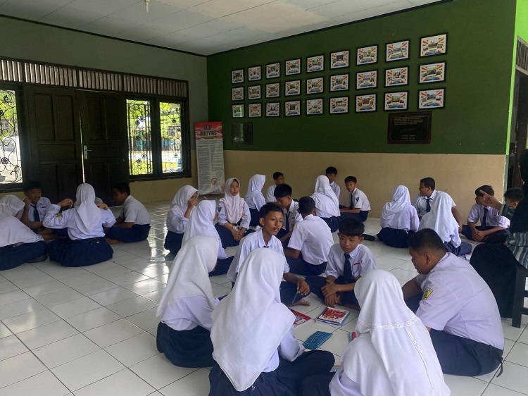 Sekolah di bawah naungan Astra Agro Lestari dari berbagai wilayah di Sumatra, Kalimantan dan Sulawesi mengikuti Webinar Nasional &ldquo;Psikologi Positif Mengajar.