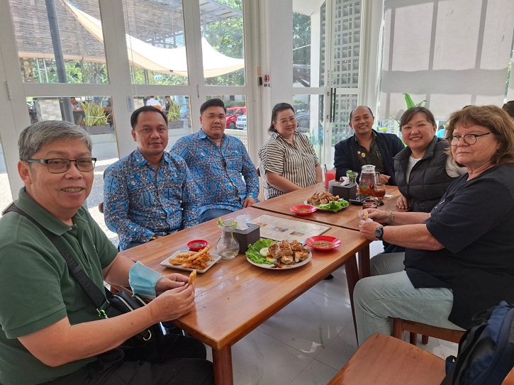 Tim Blue Coast bertemu pemangku kepentingan daerah dalam FGD pengembangan ekonomi biru untuk masyarakat pesisir.
