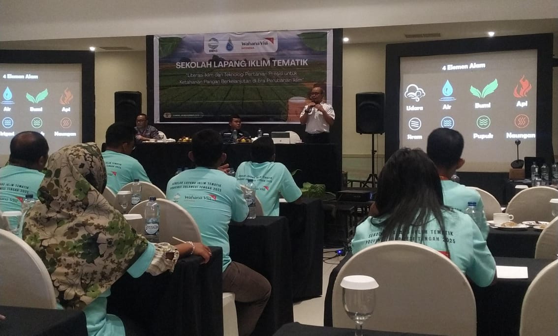 SEKOLAH LAPANG : BMKG) bekerja sama dengan Wahana Visi Indonesia (WVI) menggelar Sekolah Lapang Iklim (SLI) Tematik 2025 di Kabupaten Banggai. (FOTO: NENDRA PRASETYA/RADAR PALU)