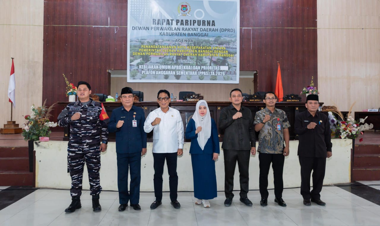 MENYEPAKATI : Pemkab dan DPRD Banggai menyepakati KUA dan PPAS Tahun Anggaran 2026.(FOTO: NENDRA PRASETYA/RADAR PALU).