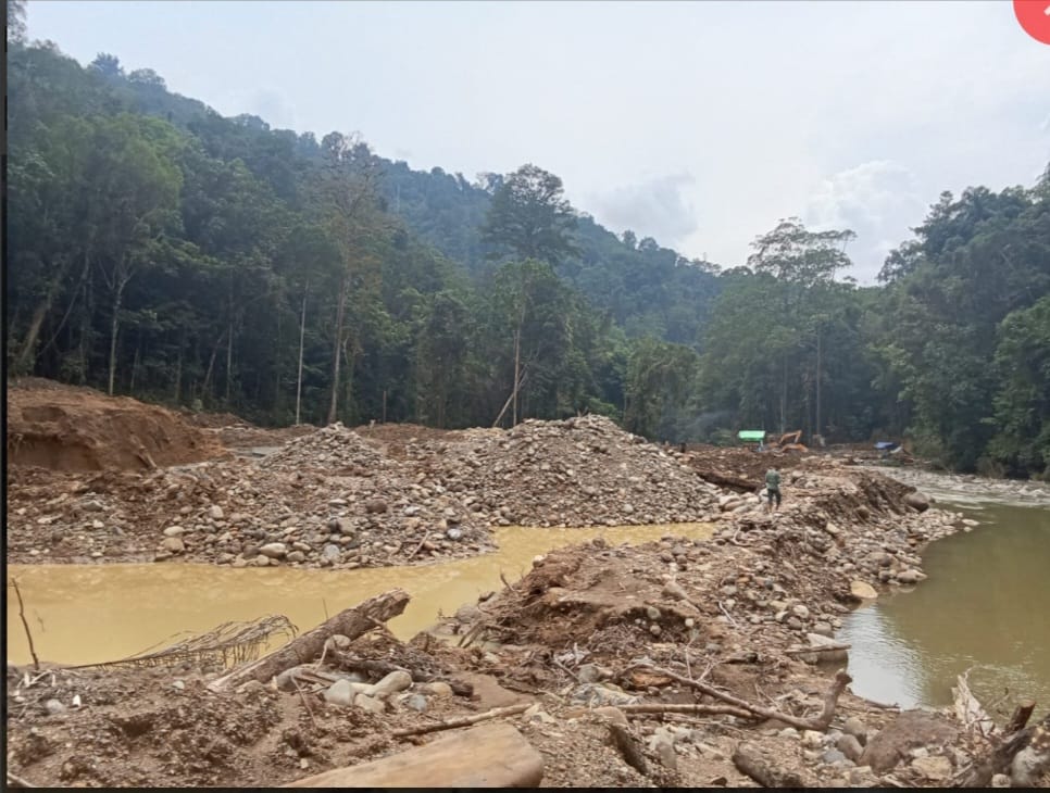 TAMBANG : Lokasi pertambangan di Sungai Busak dan Pinamula, Kabupaten Buol.(FOTO: ISTIMEWA/RADAR PALU).