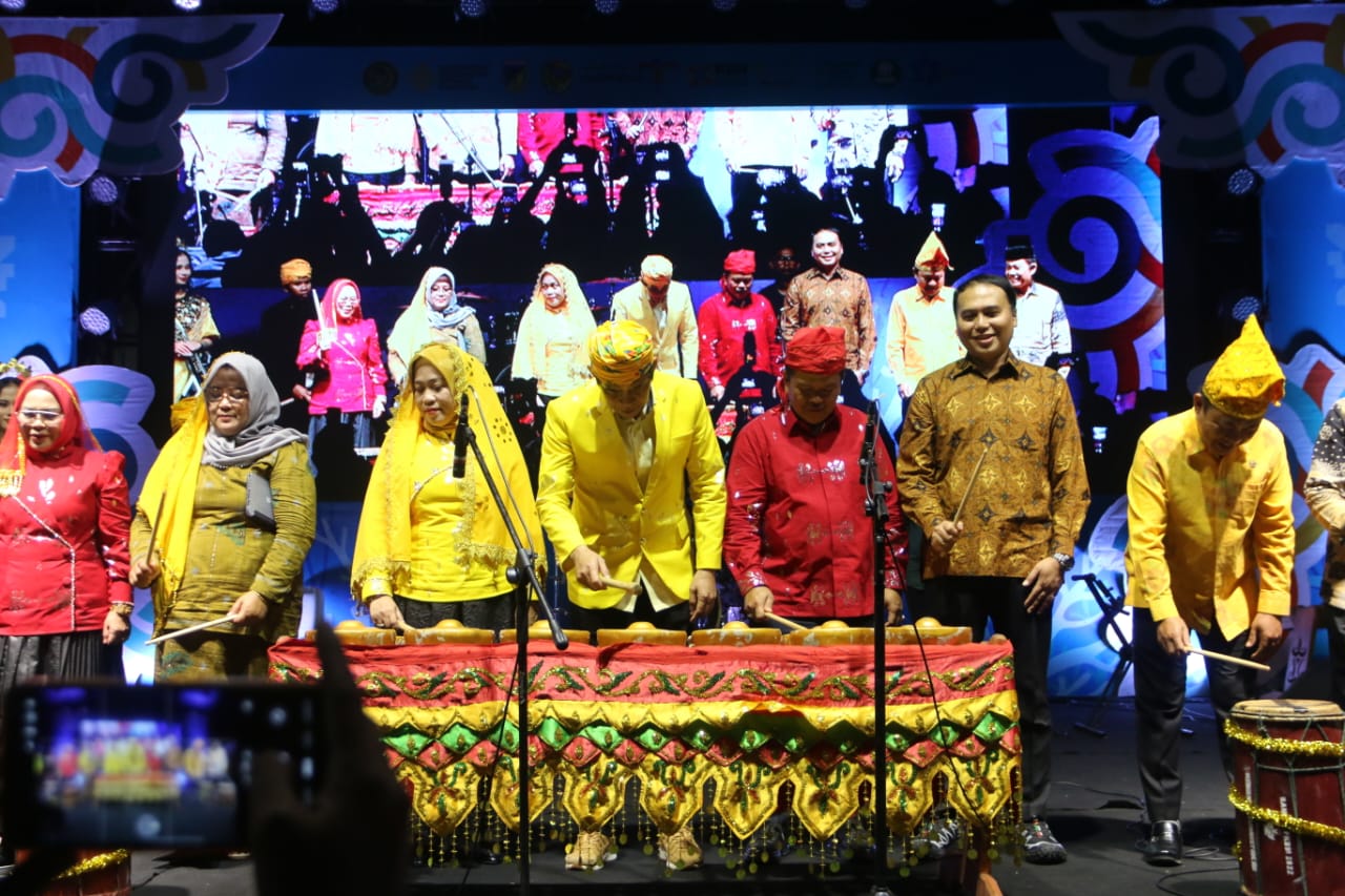 SAIL TOMINI: Penutupan FTT di lokasi eks Sail Tomini, Sabtu (22/11/2025).(FOTO:&nbsp;ROY LASAKKA/RADAR PALU).