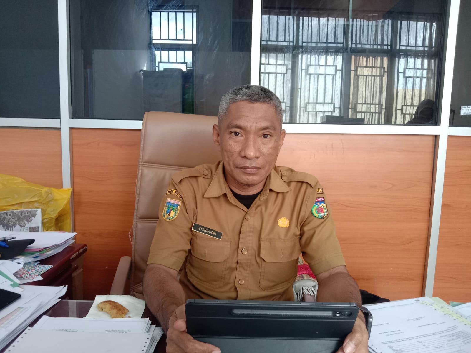 UNGKAP TARGET: Plt Sekretaris Badan Pendapatan Daerah (Bapenda) Kota Palu bicara mengenai progres Relaksasi PBB-P2 pada Senin (24/11/2205).