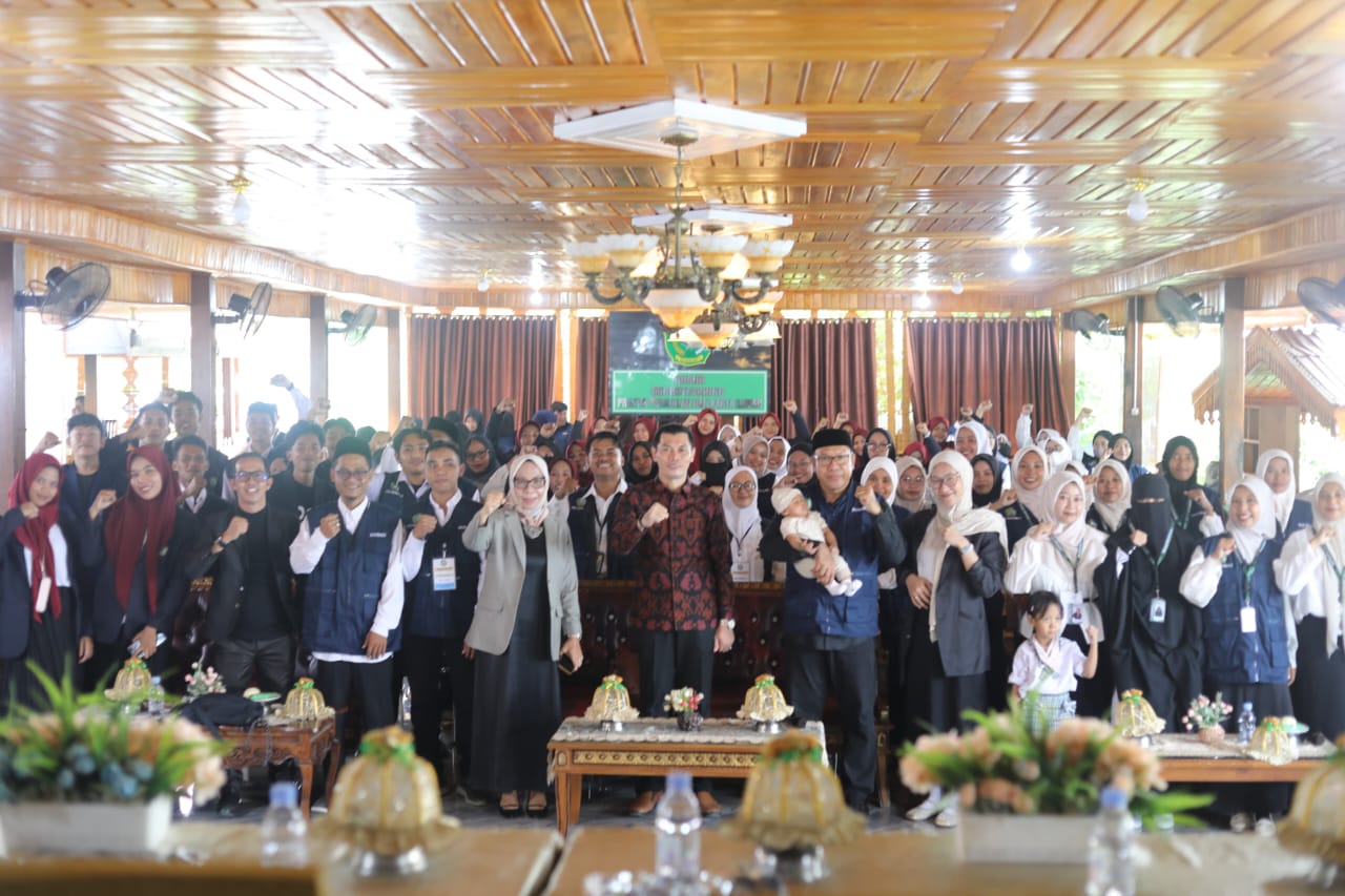 DILEPAS : STAI Morowali melepas mahasiswa KKN Angkatan I Tahun Akademik 2025/2026, Senin (24/11/2025).(FOTO: SUPRIYONO/RADAR PALU).