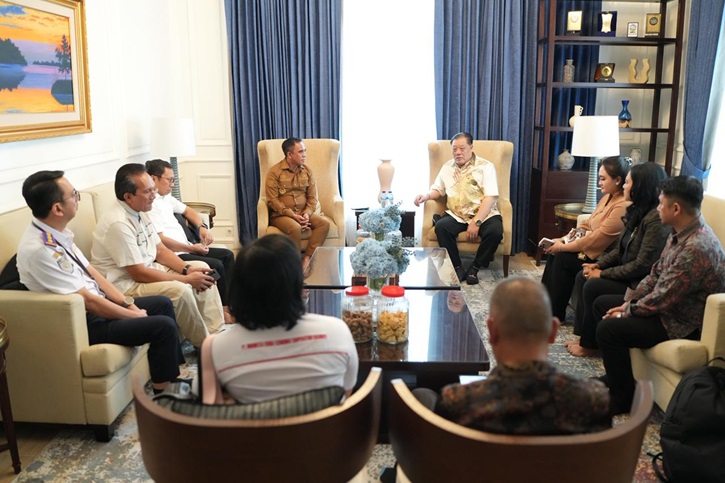 Gubernur Sulteng Anwar Hafid menerima delegasi ICECC China dalam audiensi pembahasan peluang investasi dan rute udara internasional di Palu.