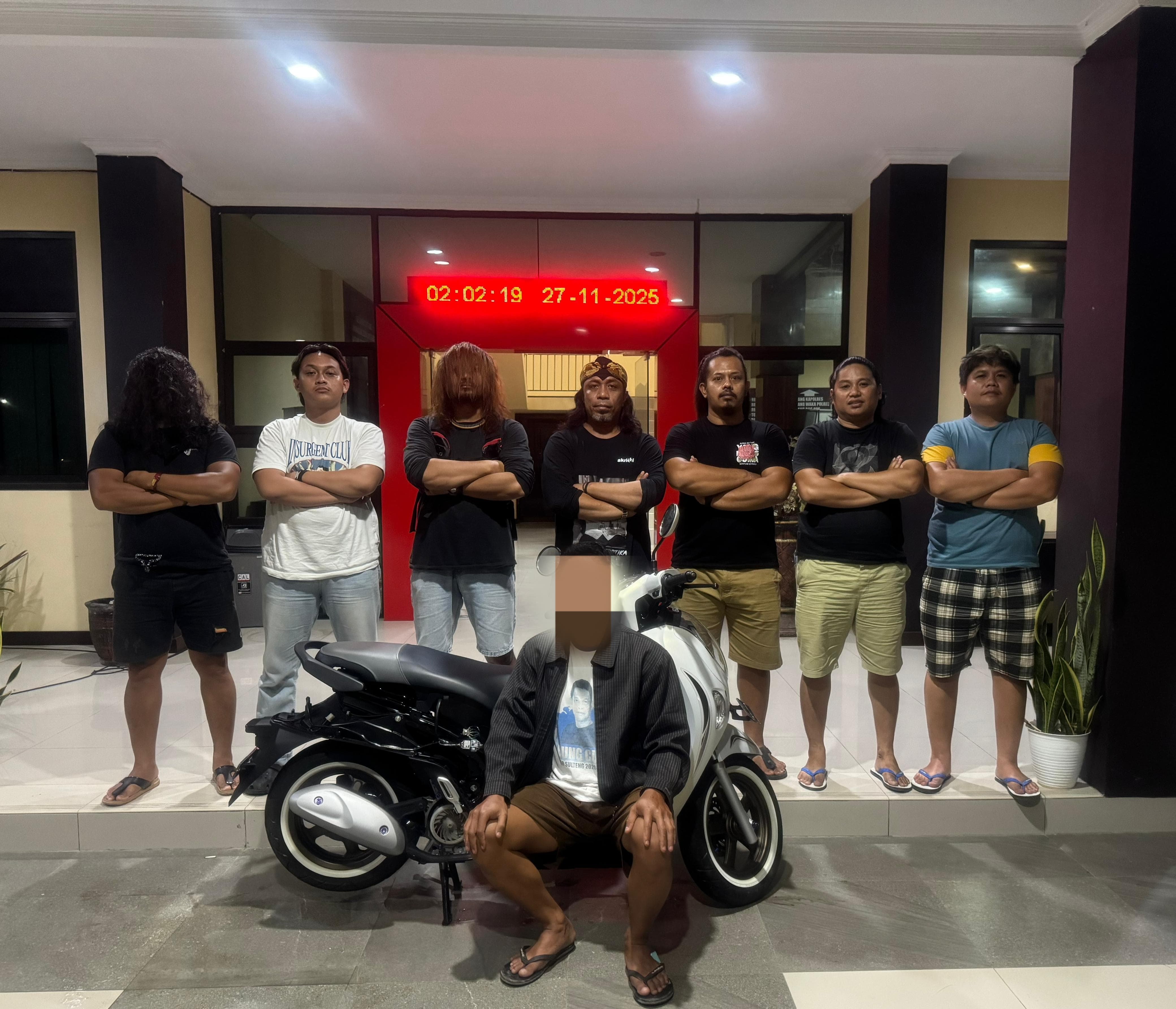 DIRINGKUS : Polisi berhasil meringkus pelaku pencurian anak berinisial SDA (29), warga Desa Bantaian, Kecamatan Luwuk Timur, Rabu (26/11/2025).(FOTO: NENDRA PRASETYA/RADAR PALU).