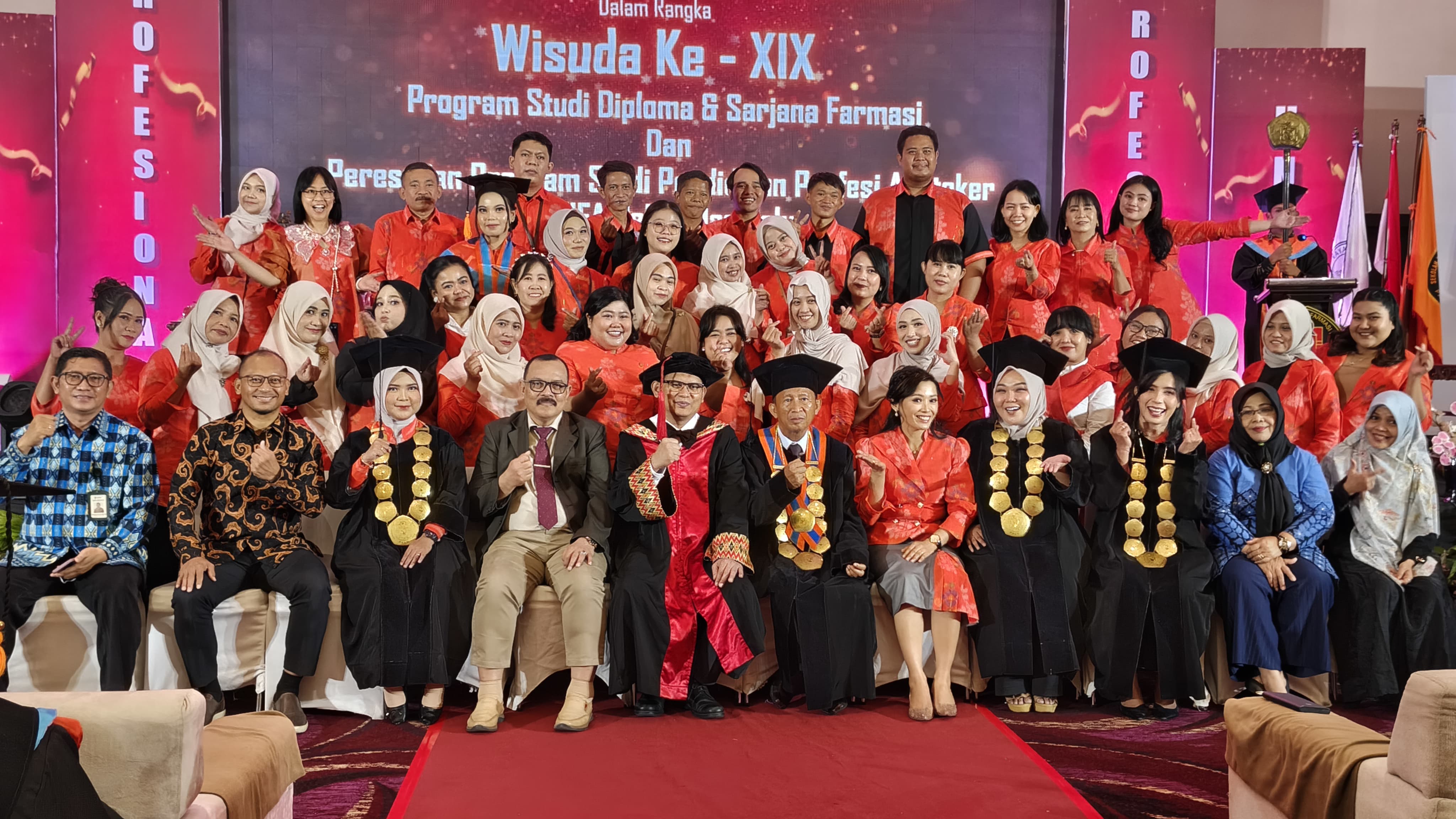Wisuda XIX STIFA Pelita Mas Palu.