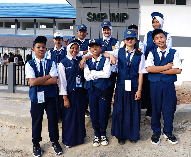SEKOLAH IMIP : Murid SMP IMIP, kini PT IMIP sedang merampungkan proses penyusunan rencana induk tata ruang dan infrastruktur pembangunan Sekolah Menengah Atas (SMA) IMIP. (Dokumentasi IMIP)