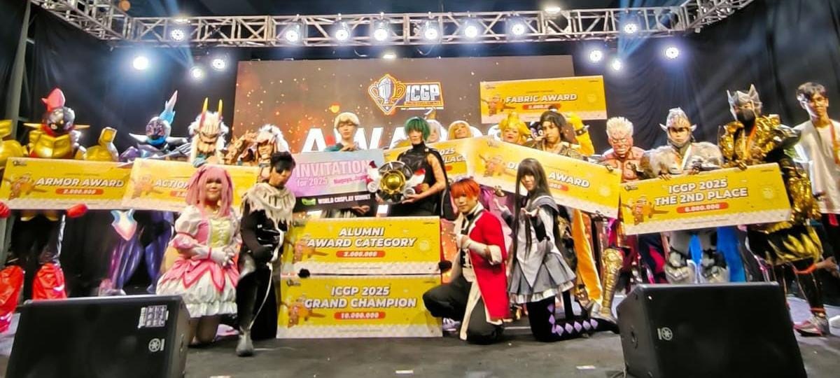 RADAR PALU-Akhir pekan bagi komunitas cosplayer Sulawesi Tengah, Plutonium bukan hanya tentang bersantai. Di saat banyak orang memilih beristirahat di rumah, mereka justru sibuk mengenakan kostum, ber