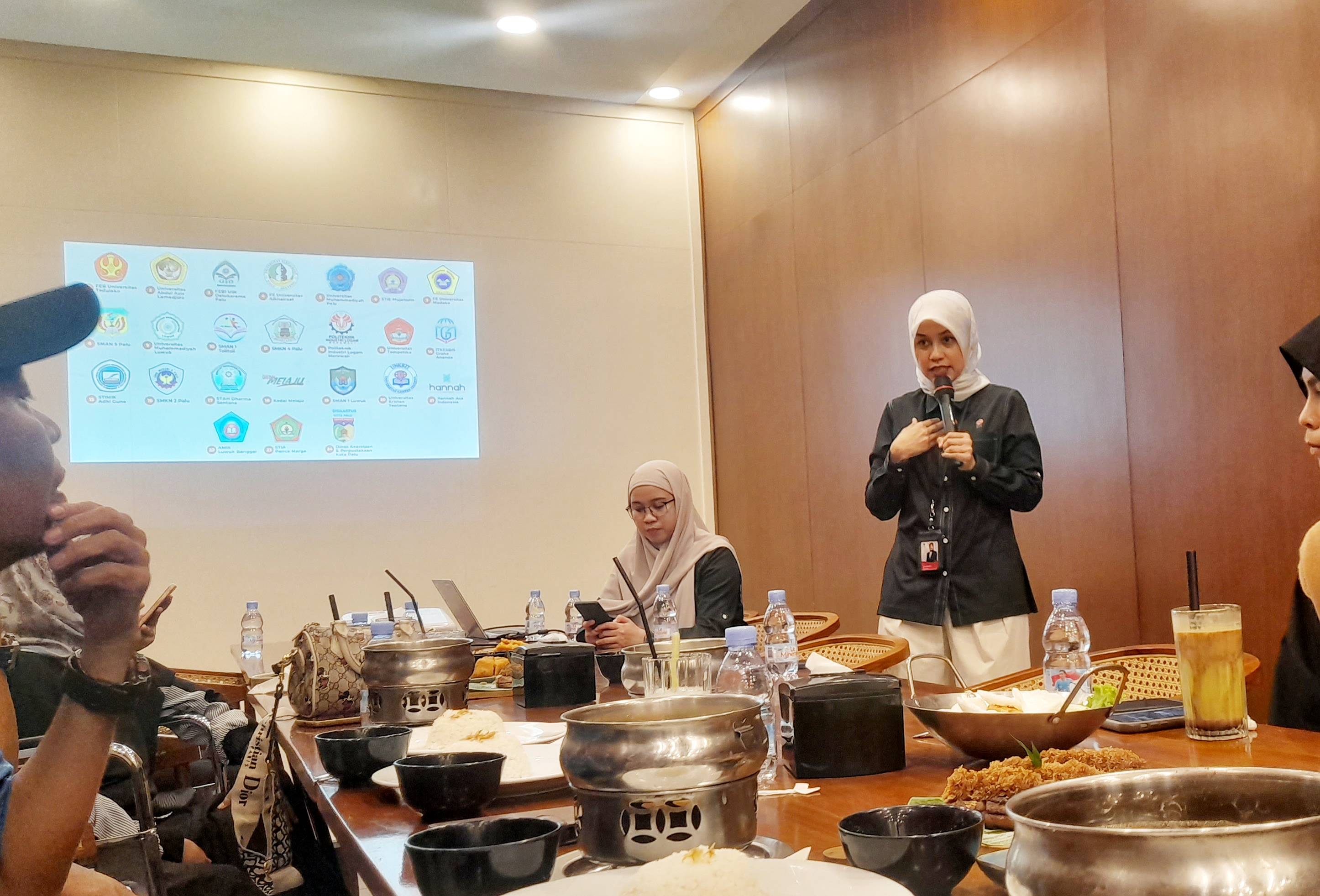 PERERAT SILATURAHMI : Media Gathering Bursa Efek Indonesia (BEI) Sulteng disalah satu cafe di Kota Palu, Kamis (27/11/2025).