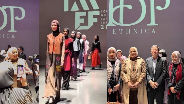 Para model memperagakan busana berbahan Kain Bomba khas Sulawesi Tengah di panggung Tokyo Muslim Fashion Festival (TMFF) 2025, Jepang.