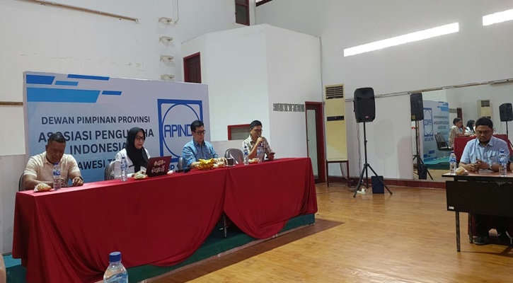 Asisten Deputi Koordinasi Tata Kelola Administrasi Hukum Kementerian Koordinator Bidang Hukum, Hak Asasi Manusia, Imigrasi dan Pemasyarakatan, Sry Yuliani saat sosialisasi KUHP baru di kantor Apindo.