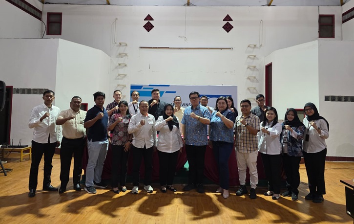 Usai sosialisasi KUHP baru jajaran pengurus Apindo Sulteng foto bersama dengan Asisten Deputi Koordinasi Tata Kelola Administrasi Hukum Kemenko Kumham Imipas.