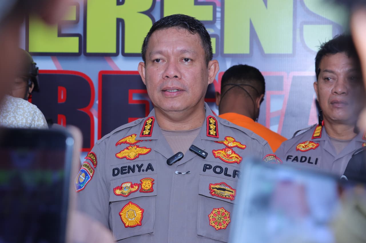 MINTA TIDAK TERPROVOKASI: Kapolreta Palu Kombes Pol Deny Abrahams.