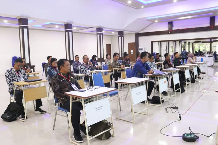 TERBUKA : Suasana seleksi terbuka pejabat tinggi pratama Kabupaten Poso.(FOTO: BUDIYANTO WIHARTO/RADAR PALU).