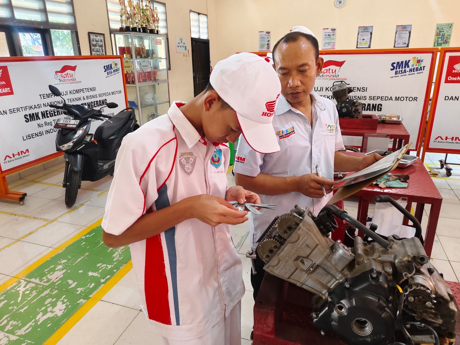 PRESTASI GURU : Gelaran FeVoSH 2026 diselenggarakan secara bertahap pada periode September 2025 hingga Februari 2026, dari tingkat sekolah hingga tingkat regional.