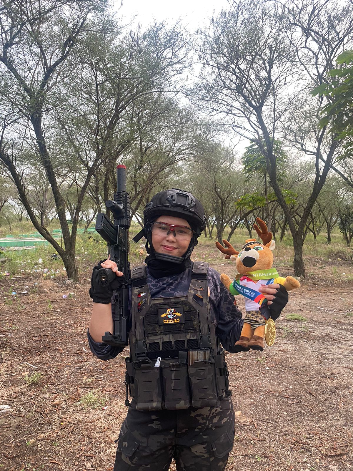 BUKAN PEREMPUAN BIASA: Anggota ABU Sulteng, Rismayati Mustamin peraih Juara 1 Nasional kategori TSOC Riffle perorangan pada ajang bergengsi Fornas di Lombok.