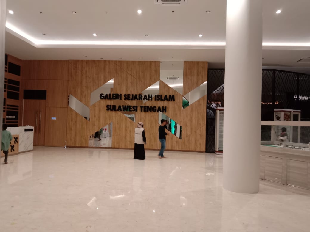 BARU TAHAP AWAL: Ruangan depan Museum Masjid Baitul Khairaat yang terletak di area masjid. Museum ini baru tahap awal dan memerlukan pengembangan.