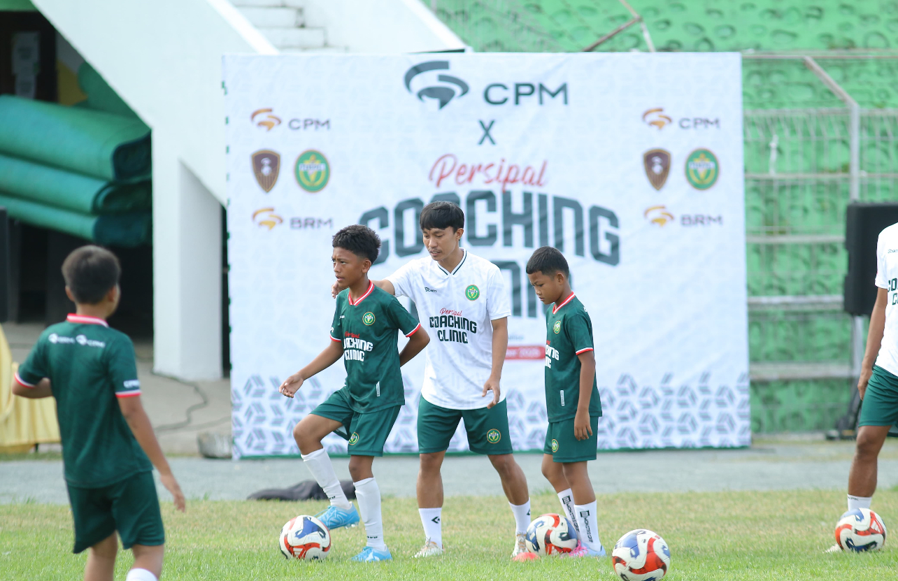 Sejumlah SSB yang ada di Kecamatan Mantikulore saat mengikuti Coaching Clinic yang digelar oleh PT CPM dan Managemen Persipal FC belum lama ini.