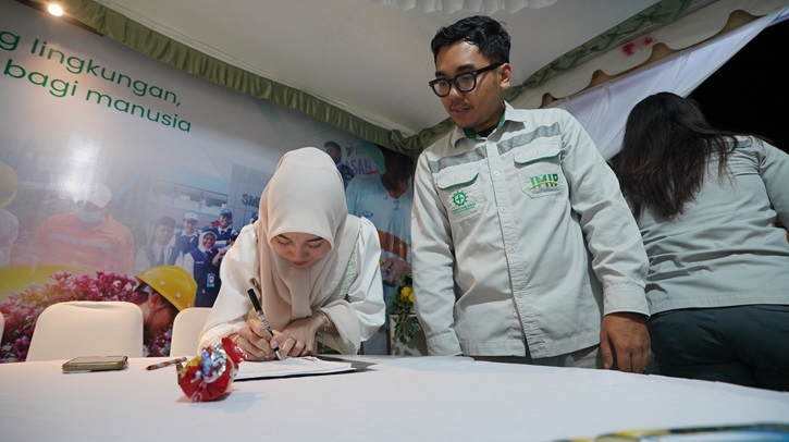 Suasana booth IMIP dalam Pameran Pembangunan dan Job Fair 2025 di Kabupaten Morowali, Sulawesi Tengah.&nbsp;(HUMAS IMIP)