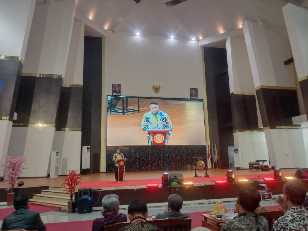 INAGURASI : Pembukaan Inagurasi & Pentas Seni Mahasiswa 2025 FISIP Untad oleh Prof. Dr. Ir. Amar, S.T., M.T., IPU., ASEAN Eng, Senin (8/12/2025).