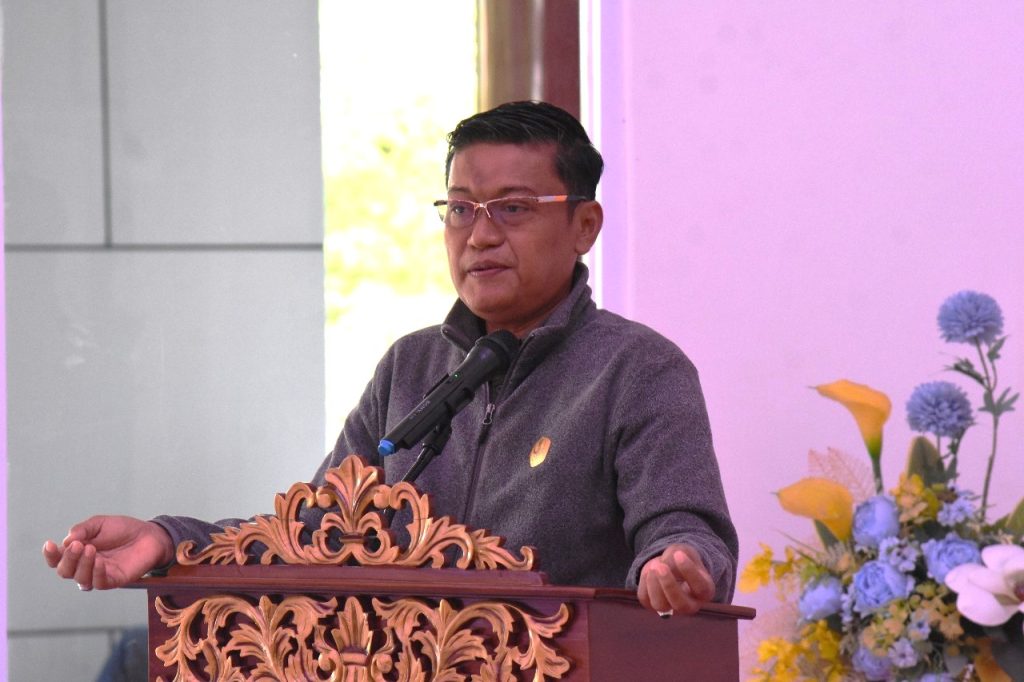 Kasus dugaan jual-beli nilai melibatkan 216 mahasiswa FH Untad. Kampus menjatuhkan sanksi dari skorsing hingga pencabutan beasiswa.