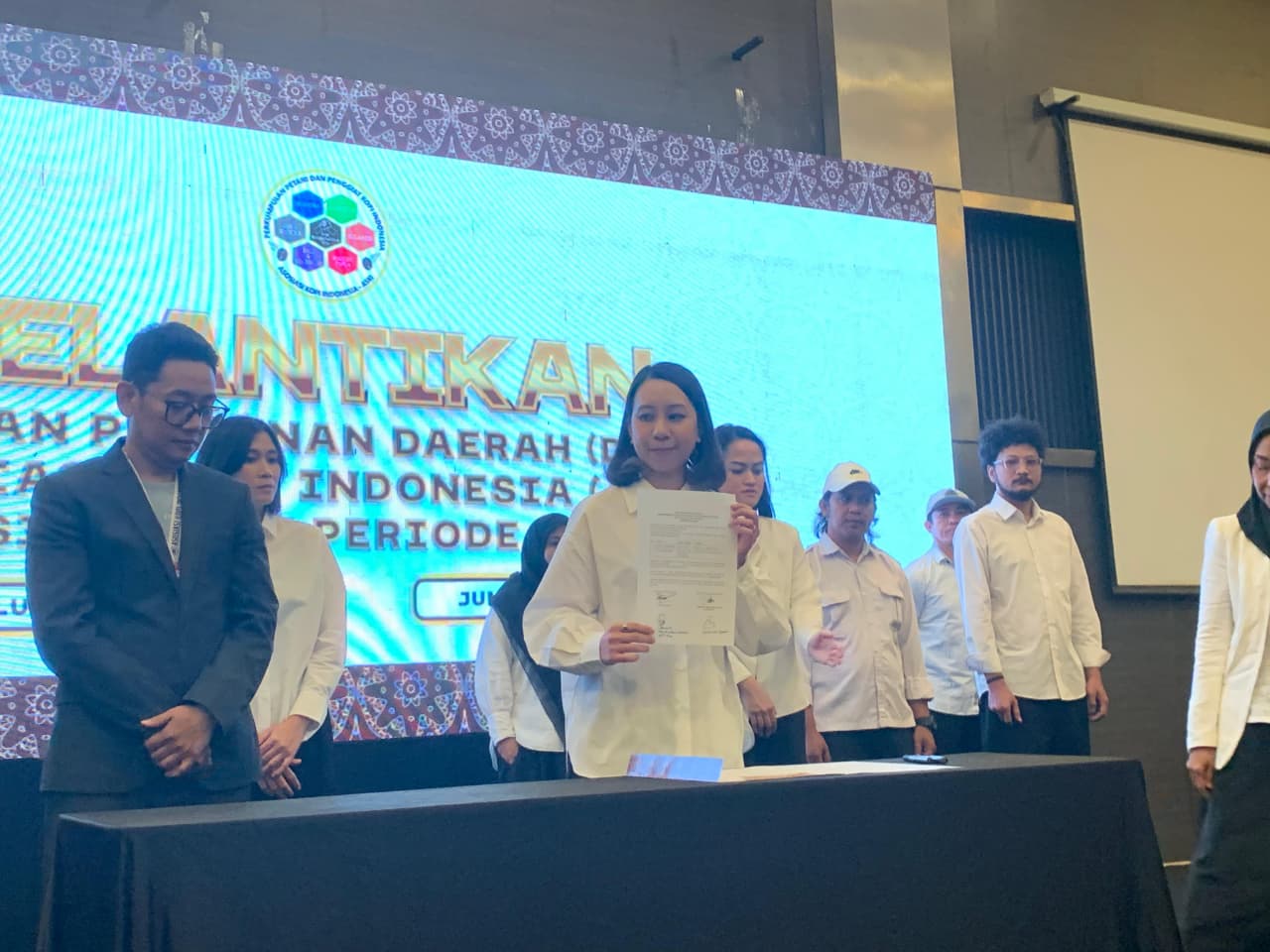 Fildzah M. Djafar (tengah) ketua terpilih DPD ASKI Sulawesi Tengah resmi dilantik periode 2025-2030.