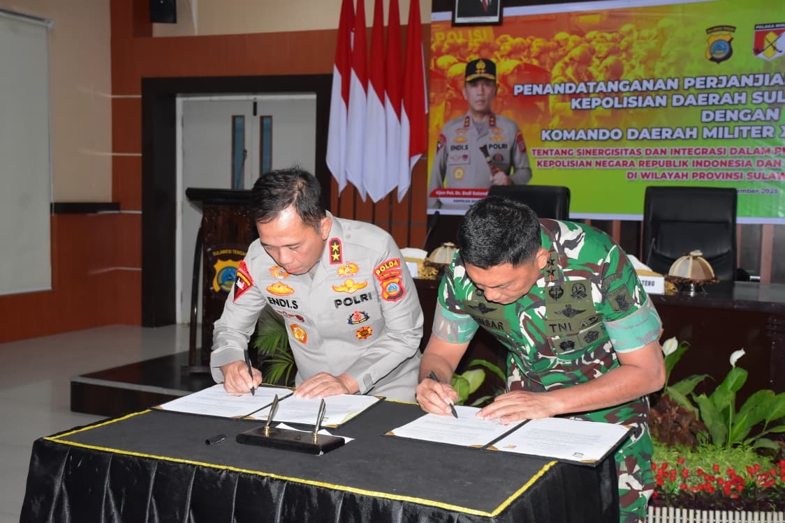 PENANDATANGANAN: Prosesi penandatanganan PKS TNI-Polri, Jumat (19/12/2025).(FOTO: ISTIMEWA/RADAR PALU).