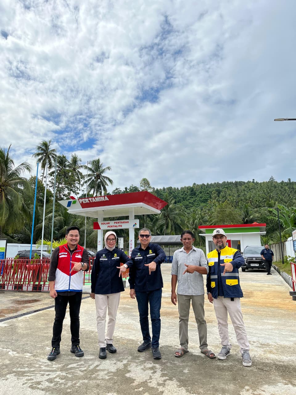 Anggota Komite BPH Migas meninjau operasional SPBU Nelayan di Kabupaten Donggala, Sulawesi Tengah, untuk memastikan distribusi BBM tepat sasaran, Minggu (21/12/2025).