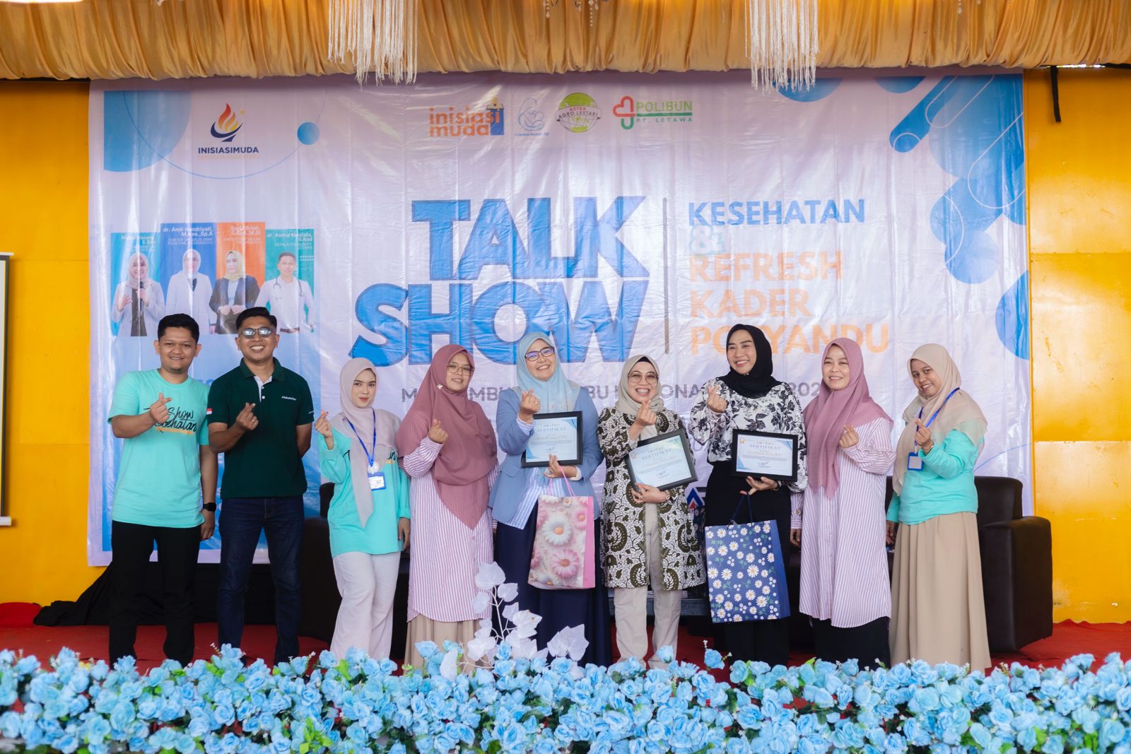 Foto bersama di sela-sela kegiatan Talkshow dan Refresh Kader Posyandu dalam rangka menyongsong Peringatan Hari Ibu Nasional, yang digelar PT Letawa.