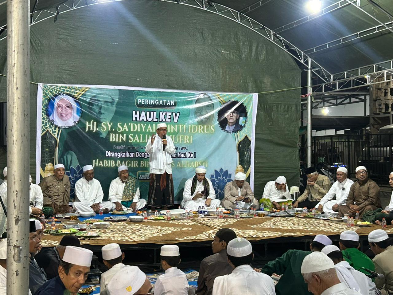 PERTINGATI HAUL : Haul Ke-V Sa&rsquo;adiyah binti Sayyid Idrus bin Salim Aljufri yang digelar di Jalan Wahid Hasyim, Kota Palu.