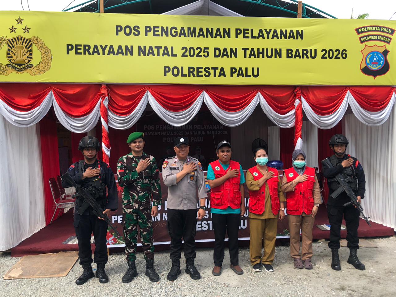 SIAP AMANKAN NATARU: Pos Pengamanan dan Pelayanan Nataru berada di Jalan Pattimura pada Selasa (23/12/2025).