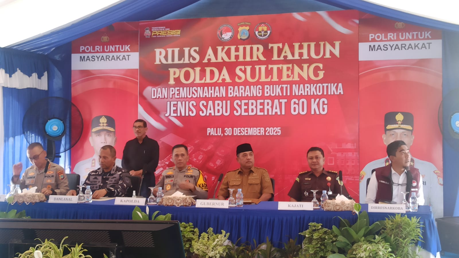 Polda Sulteng memusnahkan 60 kilogram sabu jaringan lintas negara pada akhir 2025, menandai komitmen negara melindungi generasi dari narkoba.