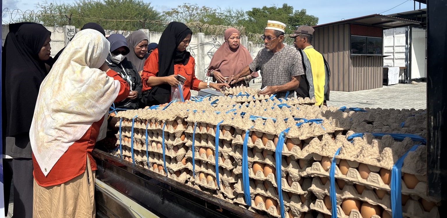SUBSIDIKAN HARGA : GPM yang dilaksanakan di kawasan area kuliner UMKM belakang Kampus Untad, Rabu (31/12/2025).