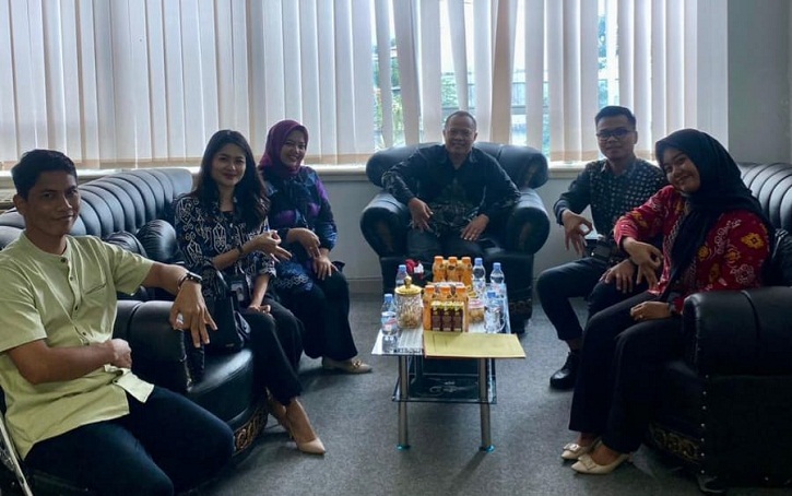 Tim Funding and Transaction BRI Cabang Palu melakukan kunjungan layanan jemput bola ke kantor Harian Radar Palu, Selasa (6/1/2026), sebagai bagian dari penguatan pelayanan nasabah awal tahun 2026.