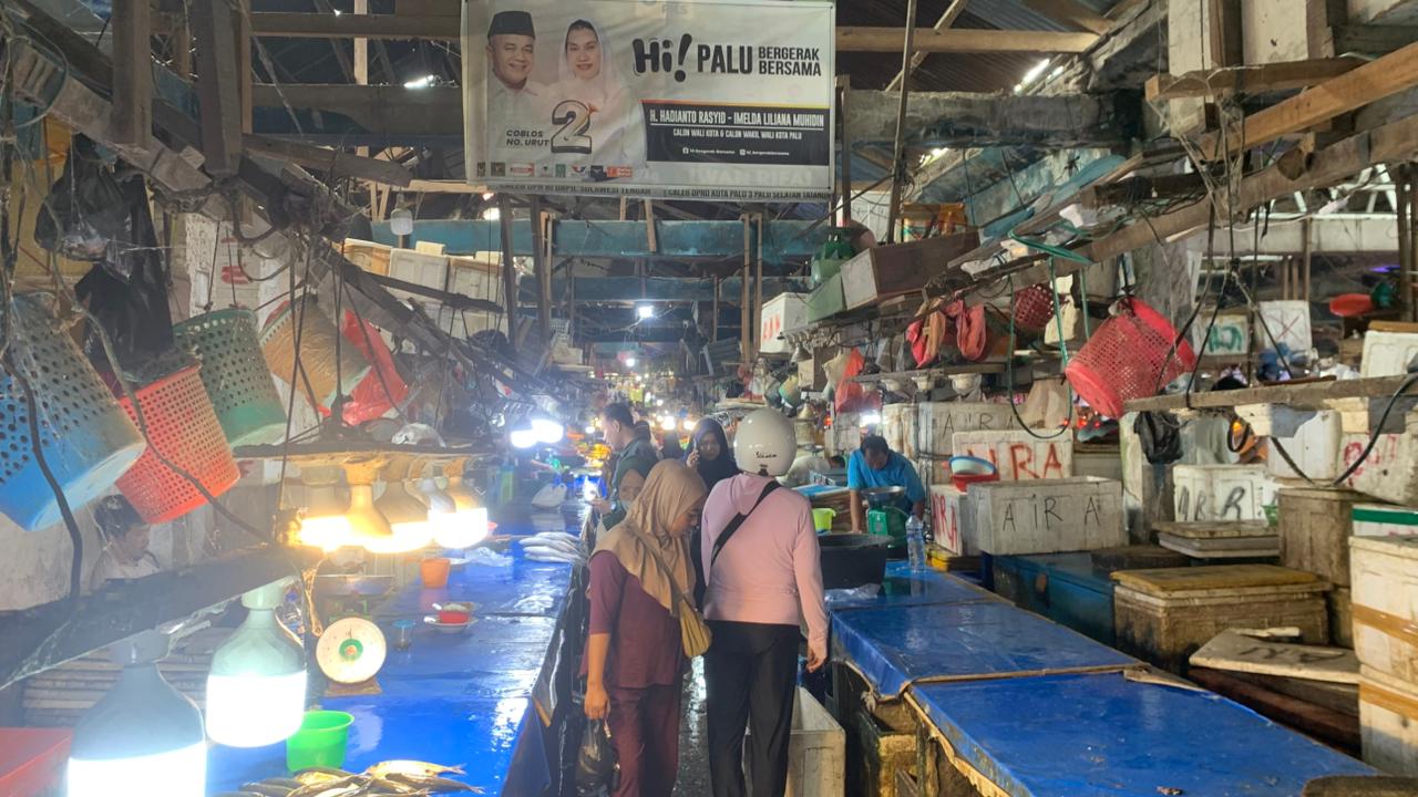 PASOKAN BERKURANG : Harga ikan di Pasar Masomba, Kota Palu, mengalami kenaikan sejak akhir Desember 2025 hingga awal Januari 2026.
