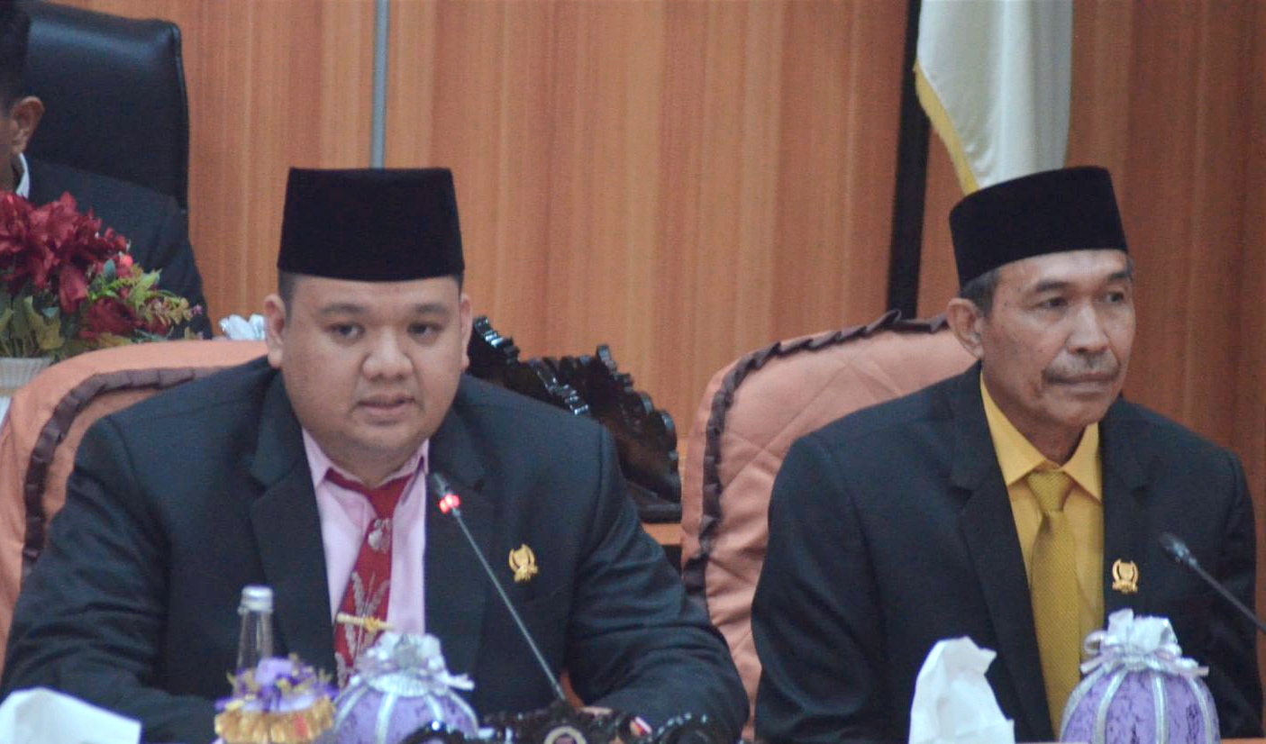 Pimpinan DPRD kota Palu Rico Djanggola saat memimpin Sidang Paripurna