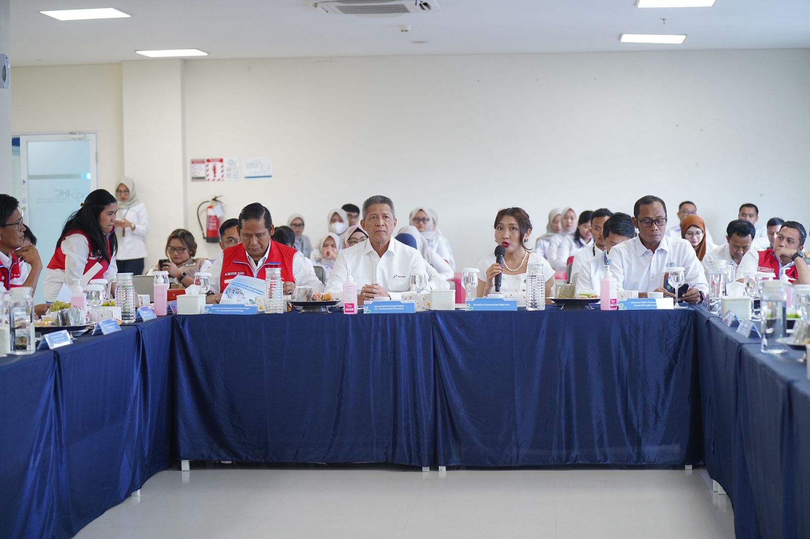 Dewan Komisaris PT Pertamina (Persero) saat melakukan management walkthrough di RSOJ Pertamina Makassar Royal Biringkanaya, Sulawesi Selatan.