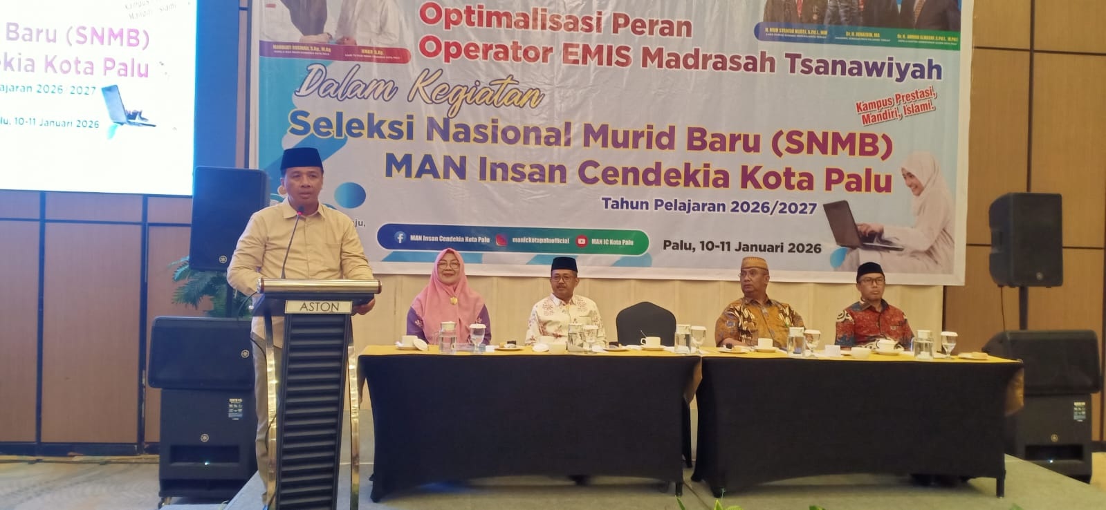ARAHAN: Kakanwil Kemenag Sulteng, Dr. H. Junaidin Abdullah, saat memberikan arahan di pembukaan optimalisasi operator EMIS untuk SNMB 2026.(FOTO: ISTIMEWA/RADAR PALU).