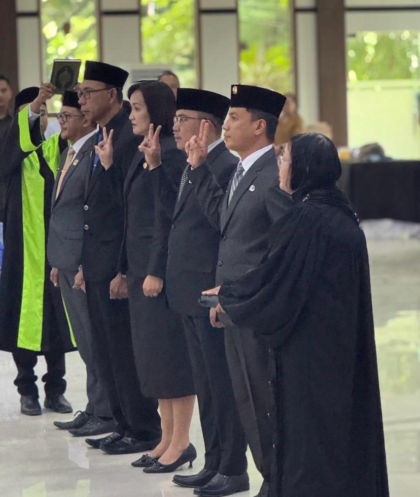 DILANTIK: Inilah pejabat eselon dua Pemkab Poso yang dilantik.(FOTO: BUDIYANTO WIHARTO/RADAR PALU).