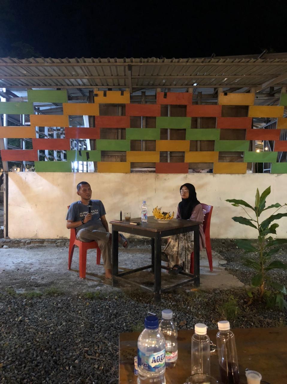 GENERASI: Muhammad Nur Ahsan menekankan pentingnya memahami perubahan generasi dalam konteks budaya, saat diskusi.(FOTO: ISTIMEWA/RADAR PALU).