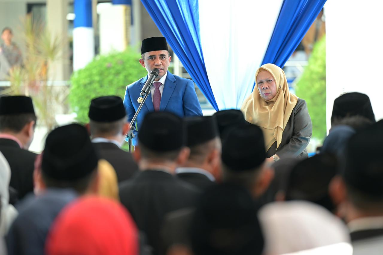 Gubernur Sulawesi Tengah Anwar Hafid menyampaikan arahan usai melantik ratusan pejabat eselon III dan IV di lingkungan Pemprov Sulteng.