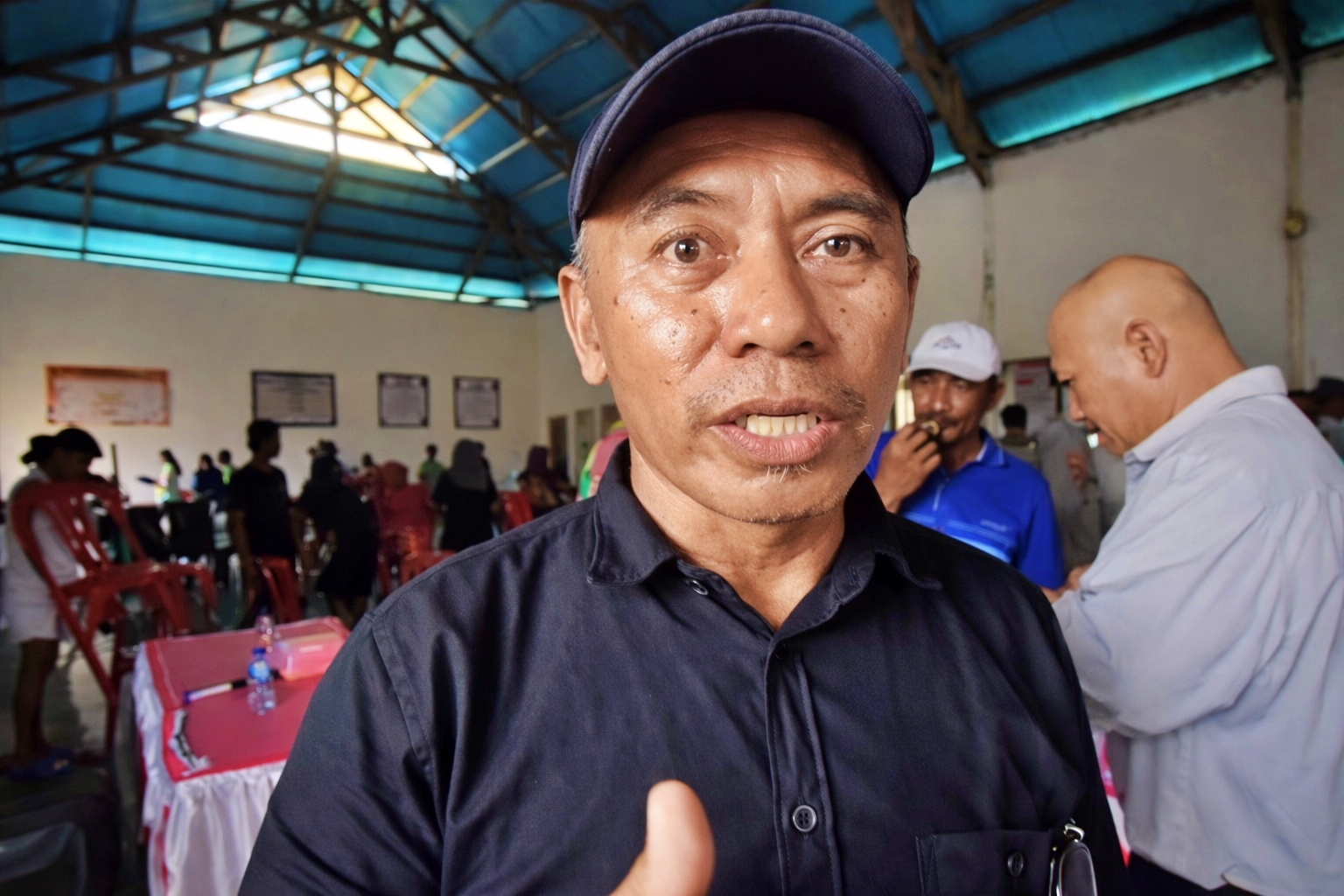 PENUTUPAN: Kades Kolo Bawah, Aceng Haya, mengurai alasan di balik ultimatum penutupan aktivitas PT Ghanesa Wana Utama (GWU), Sabtu (17/1/2026).(FOTO: ISTIMEWA/RADAR PALU)