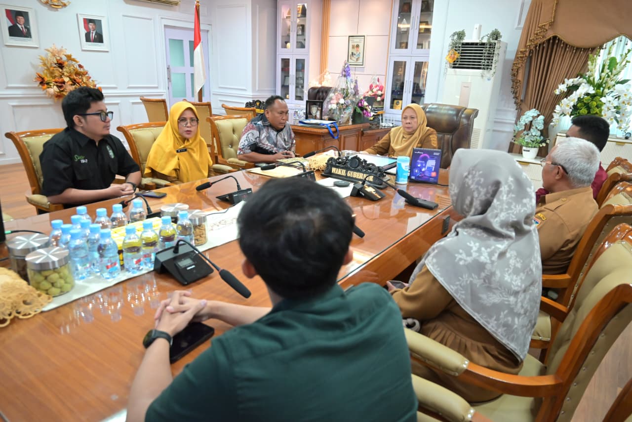 SILATURAHMI: Ketua PW-IKIB Wahid Tarim, bersama jajaran pengurus saat bersilaturahmi kepada Wagub Sulteng Hj. Renny Lamadjido, Senin (19/1/2026).(FOTO: ISTIMEWA/RADAR PALU).