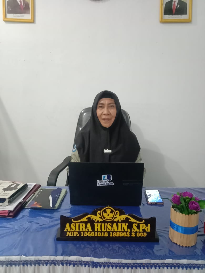 Kepala Sekolah Asira Husain