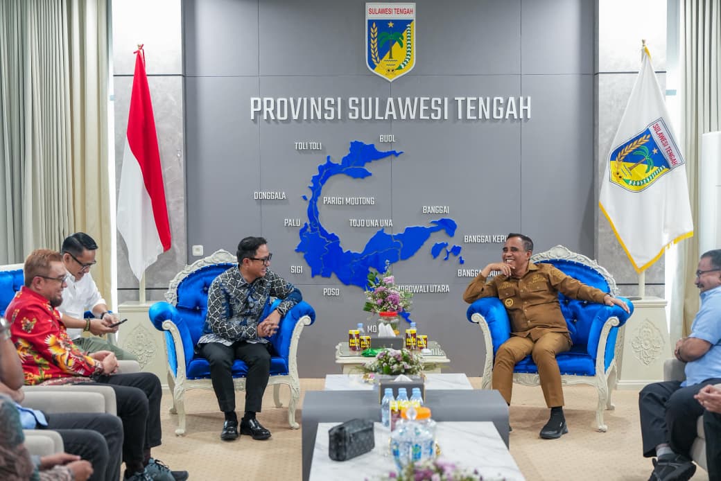 Gubernur Anwar Hafid saat menerima audiensi jajaran manajemen sektor energi yang menangani distribusi BBM, LPG, dan Avtur di Kantor Gubernur Sulawesi Tengah, Selasa (20/1/2026).